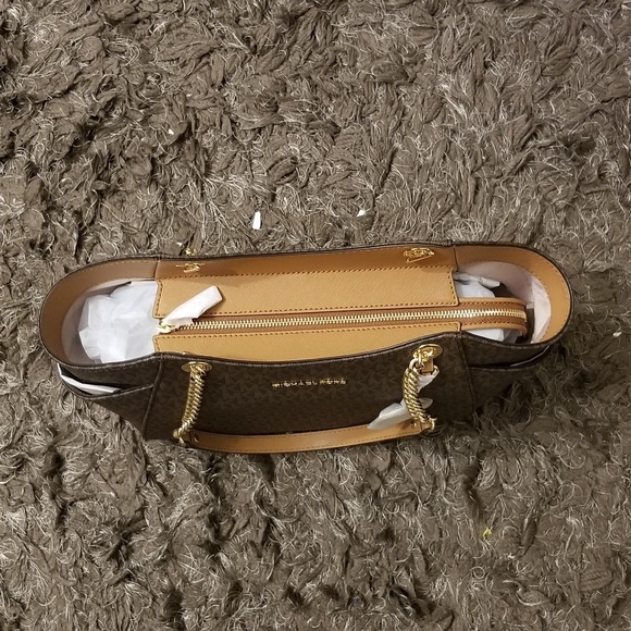 ***SOLD***Michael Kors Purse - Picture 3 of 6